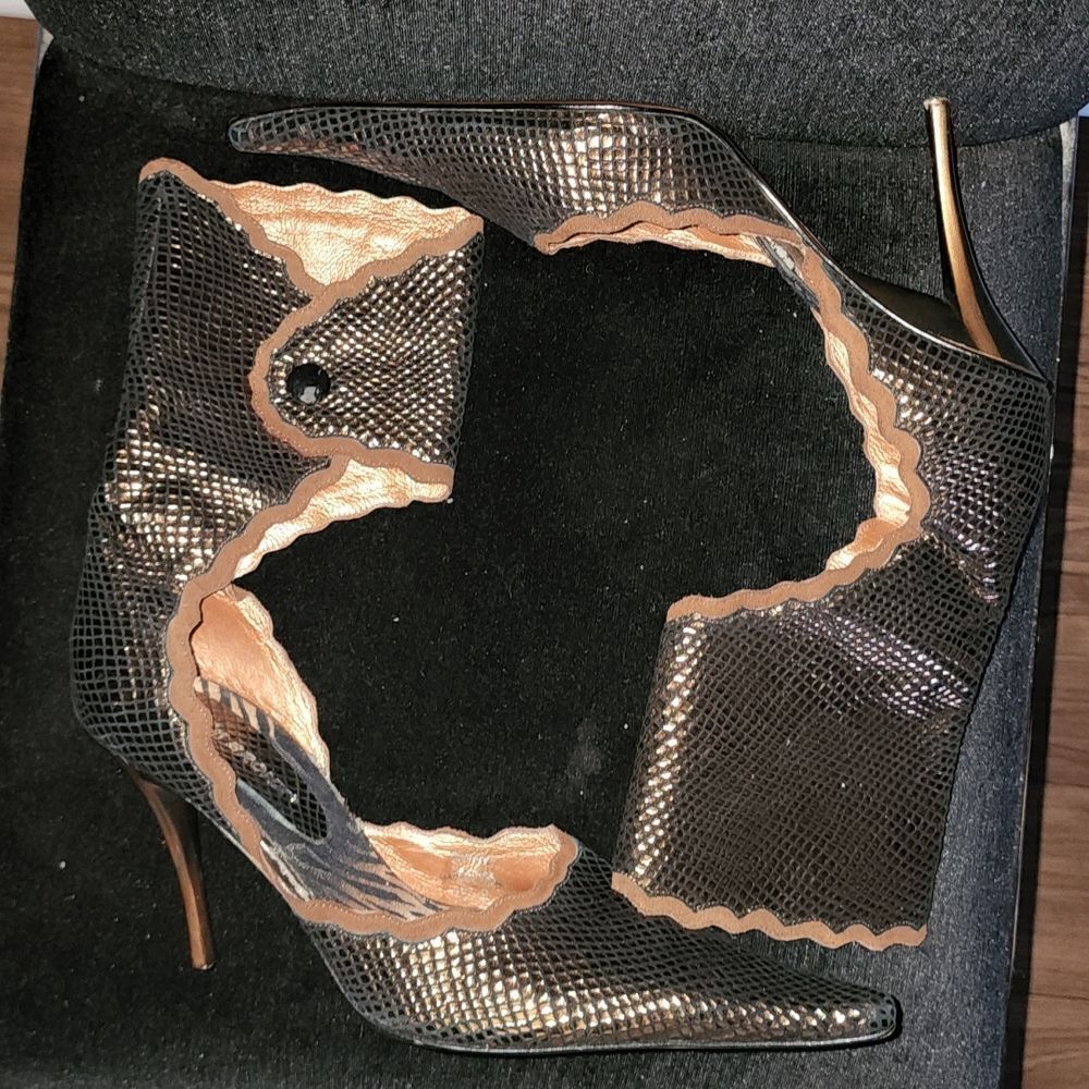 Metallic Pumps